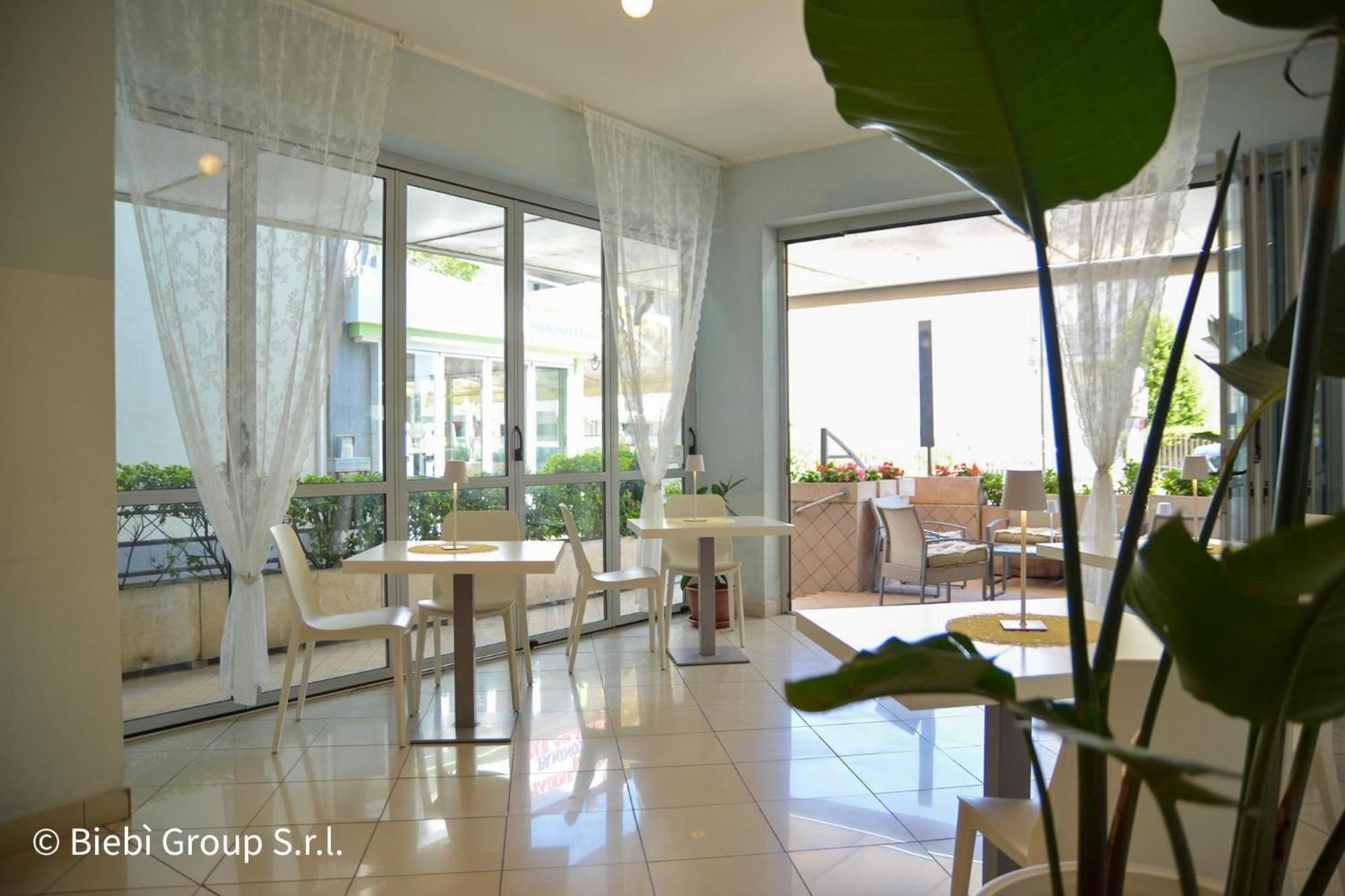 Hotel Giorg - Waterpark Included 리미니 외부 사진