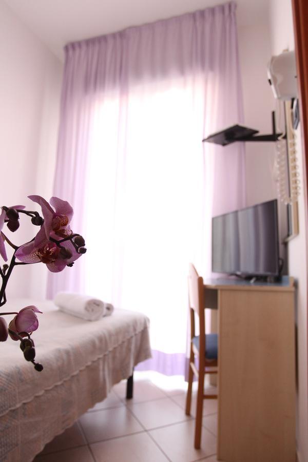 Hotel Giorg - Waterpark Included 리미니 외부 사진